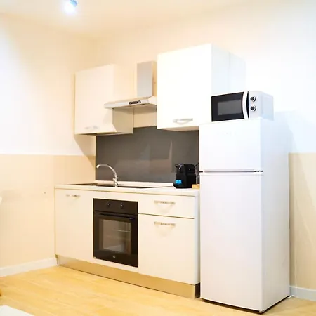 Apartman N.2 500mt Da Policlinico/10min Da Stazione *